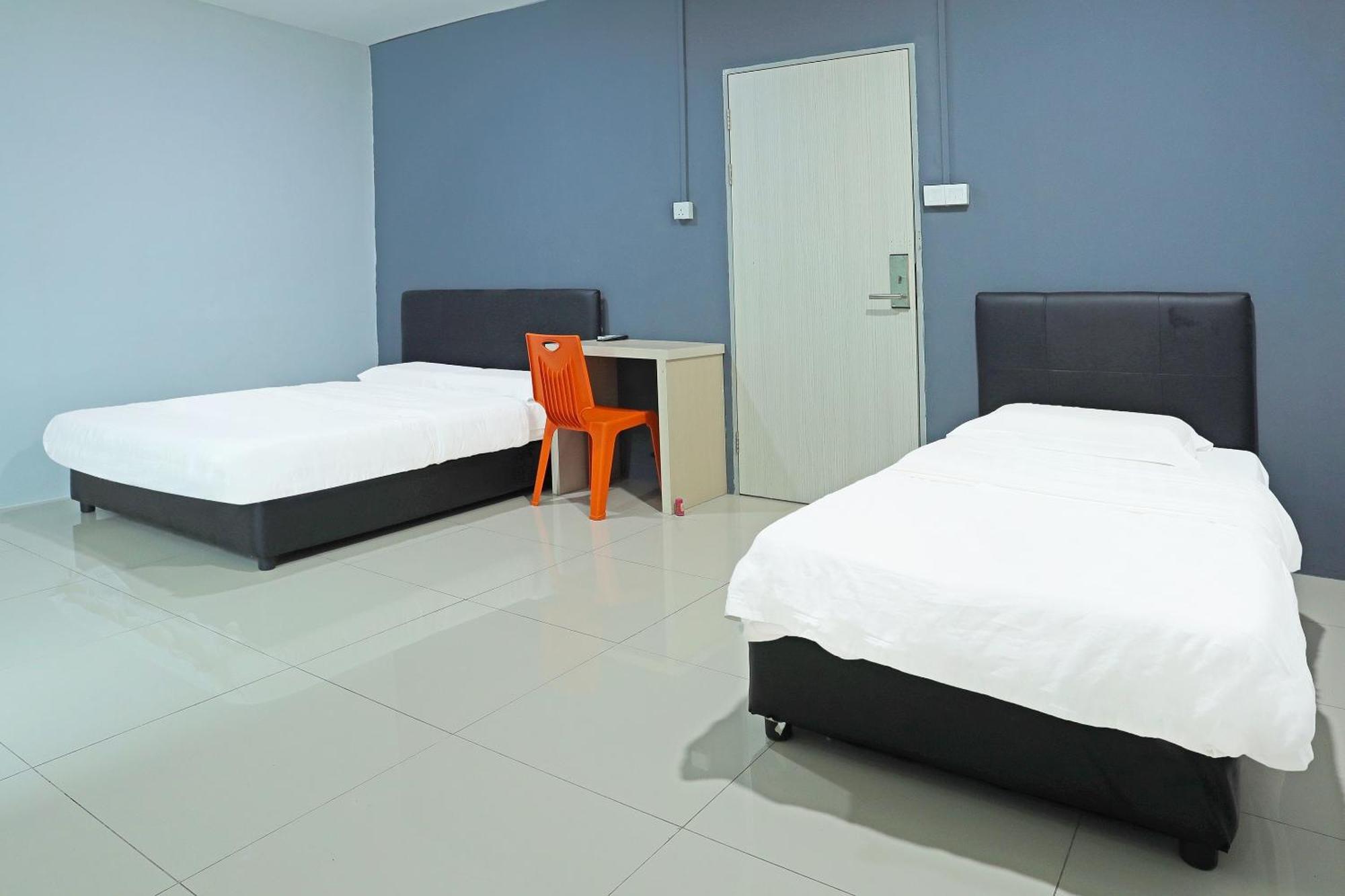 Super Oyo 90478 Marina World Hotel Kuching Exterior foto